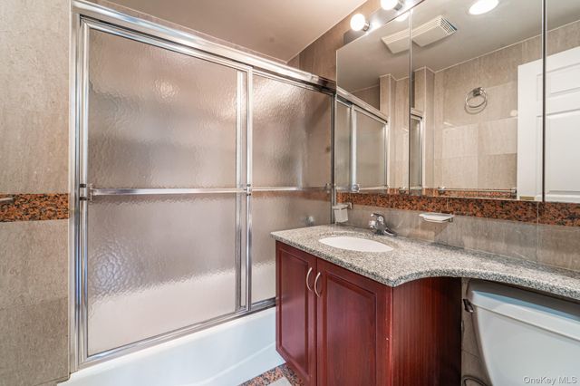 4105 College Point Boulevard 5C, Flushing, NY 11355