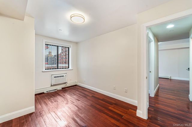 4105 College Point Boulevard 5C, Flushing, NY 11355