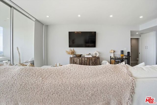 2222 Avenue Of The Stars 2206E, Los Angeles, CA 90067