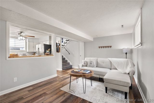 604 Navajo Drive, New Albany, IN 47150