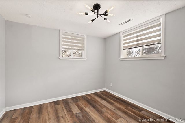 604 Navajo Drive, New Albany, IN 47150