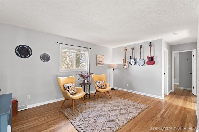 604 Navajo Drive, New Albany, IN 47150