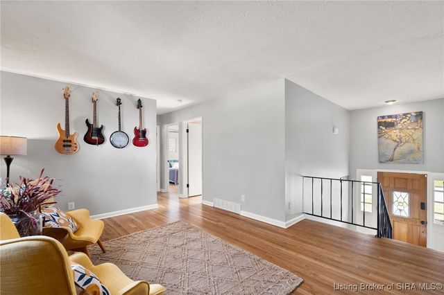 604 Navajo Drive, New Albany, IN 47150