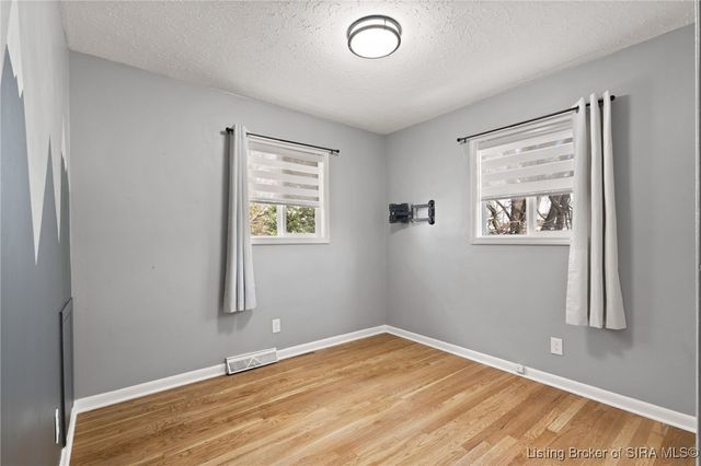 604 Navajo Drive, New Albany, IN 47150