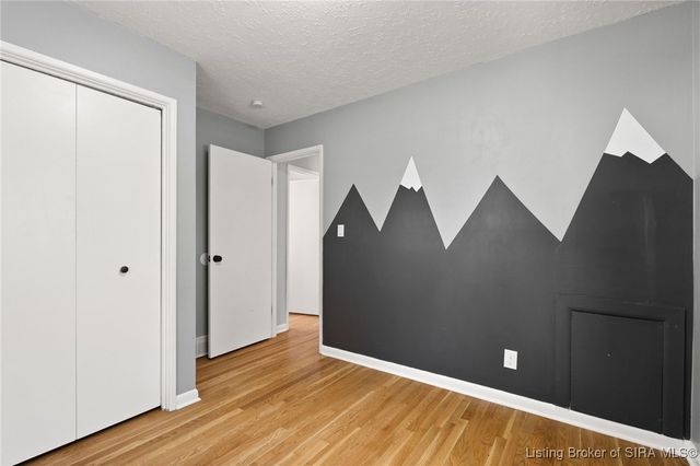 604 Navajo Drive, New Albany, IN 47150