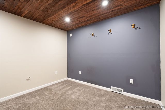 604 Navajo Drive, New Albany, IN 47150