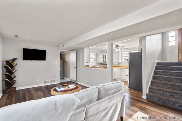 604 Navajo Drive, New Albany, IN 47150