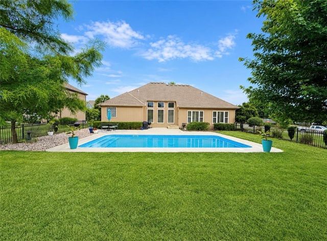 1416 Cross Creek Drive, Raymore, MO 64083