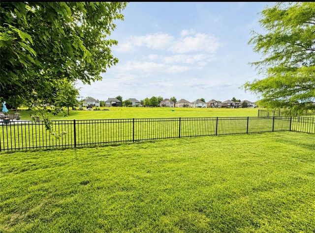 1416 Cross Creek Drive, Raymore, MO 64083