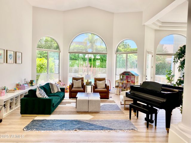 4551 E COCHISE Road, Phoenix, AZ 85028