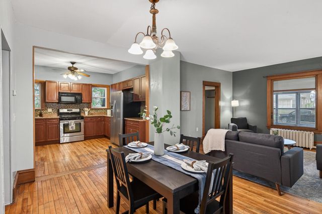 893 22nd Avenue SE, Minneapolis, MN 55414