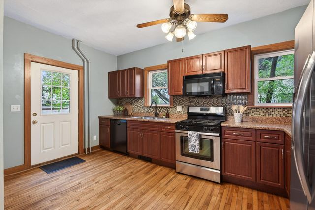 893 22nd Avenue SE, Minneapolis, MN 55414