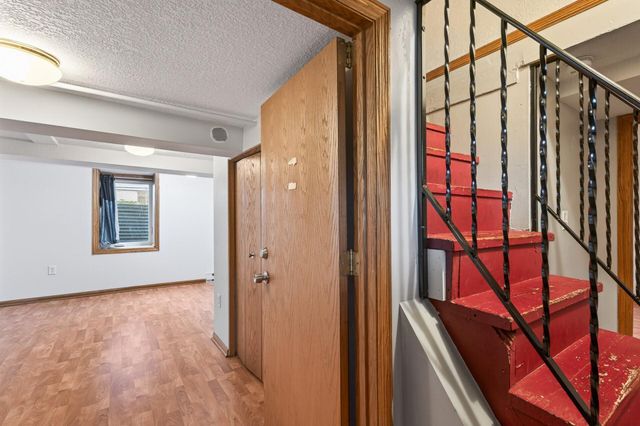 893 22nd Avenue SE, Minneapolis, MN 55414