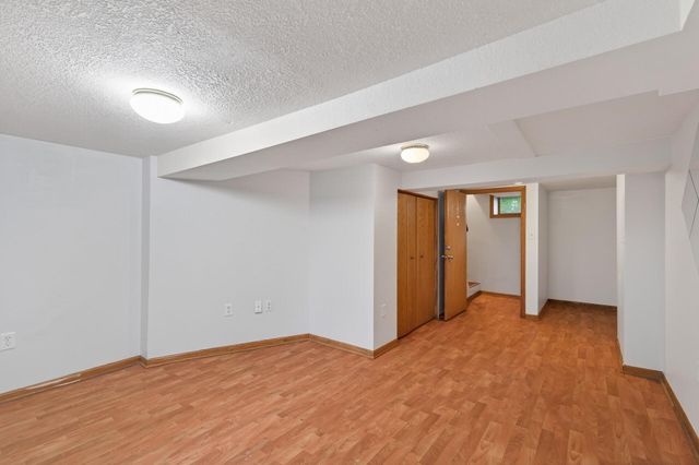 893 22nd Avenue SE, Minneapolis, MN 55414