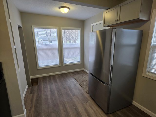 1215 Douglas Avenue, Des Moines, IA 50313