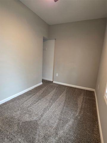 1215 Douglas Avenue, Des Moines, IA 50313