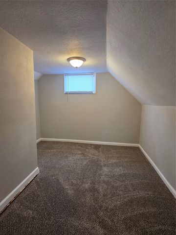 1215 Douglas Avenue, Des Moines, IA 50313