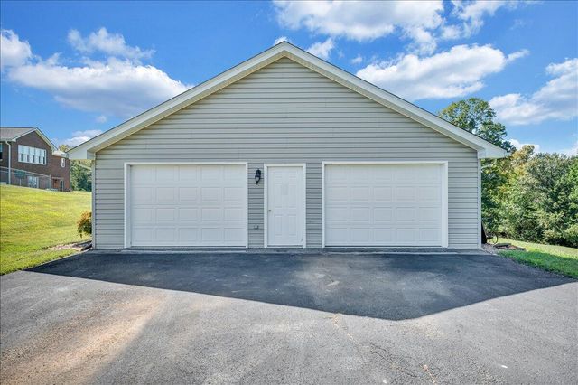 3991 Green Level RD, Rocky Mount, VA 24151