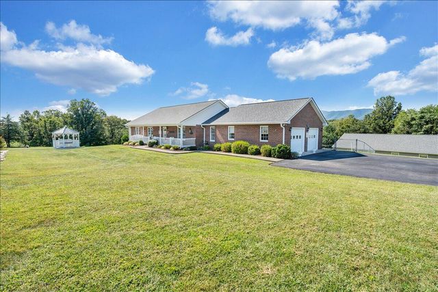 3991 Green Level RD, Rocky Mount, VA 24151