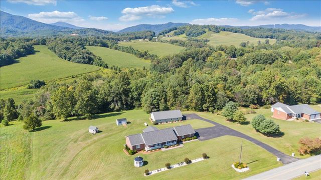 3991 Green Level RD, Rocky Mount, VA 24151