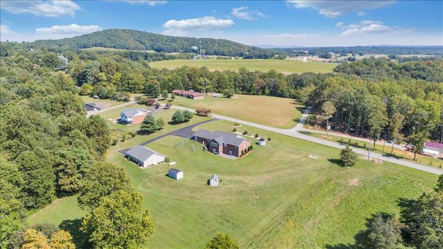 3991 Green Level RD, Rocky Mount, VA 24151