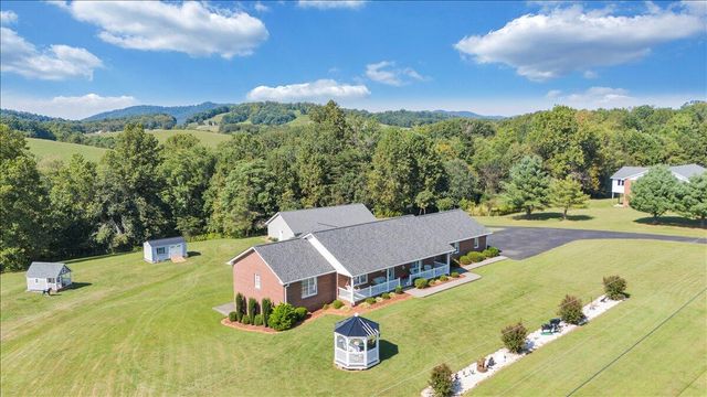 3991 Green Level RD, Rocky Mount, VA 24151