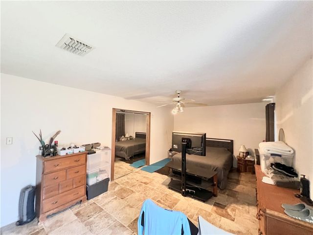 1518 W Waterview St, Portland, TX 78374