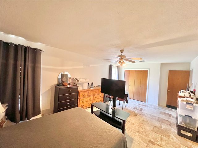 1518 W Waterview St, Portland, TX 78374