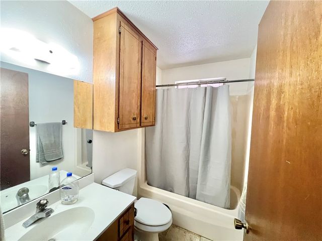 1518 W Waterview St, Portland, TX 78374