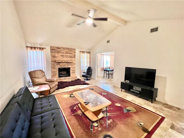 1518 W Waterview St, Portland, TX 78374