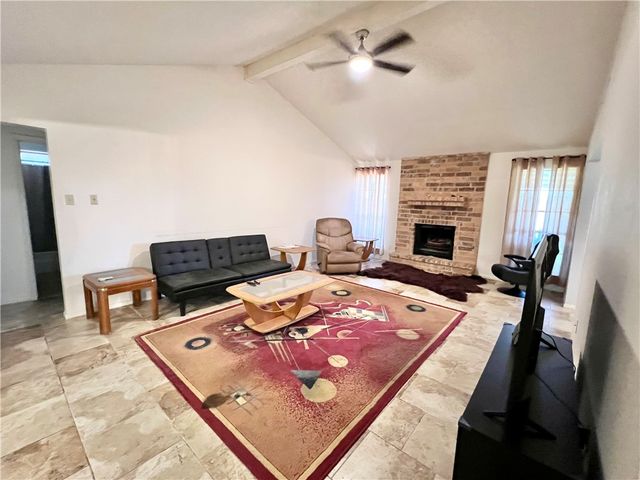 1518 W Waterview St, Portland, TX 78374