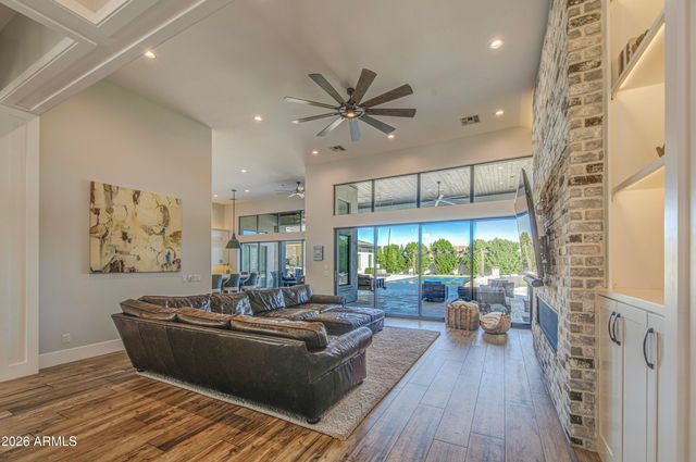 2896 E ARROWHEAD Trail, Gilbert, AZ 85297