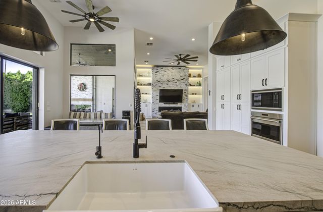 2896 E ARROWHEAD Trail, Gilbert, AZ 85297