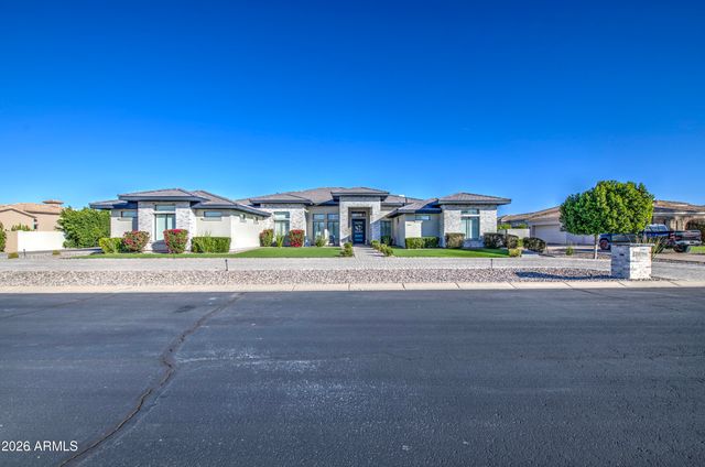 2896 E ARROWHEAD Trail, Gilbert, AZ 85297