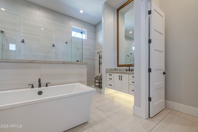 2896 E ARROWHEAD Trail, Gilbert, AZ 85297