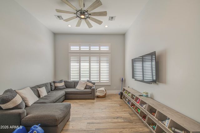 2896 E ARROWHEAD Trail, Gilbert, AZ 85297