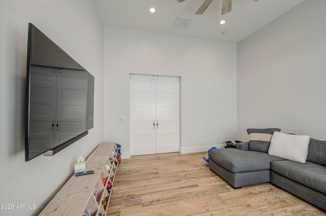 2896 E ARROWHEAD Trail, Gilbert, AZ 85297