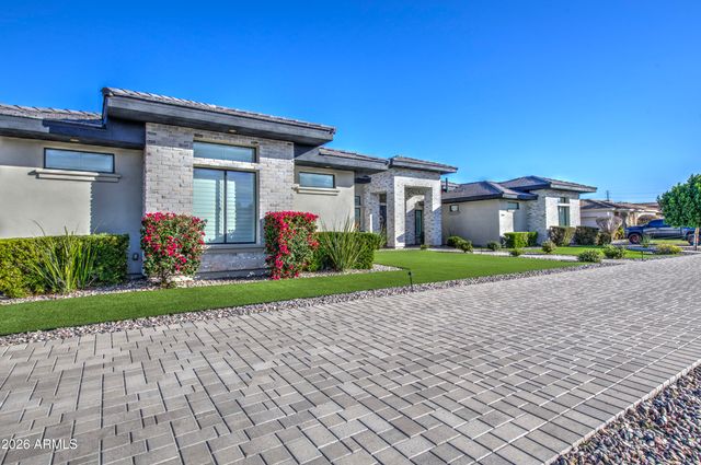 2896 E ARROWHEAD Trail, Gilbert, AZ 85297