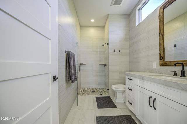 2896 E ARROWHEAD Trail, Gilbert, AZ 85297