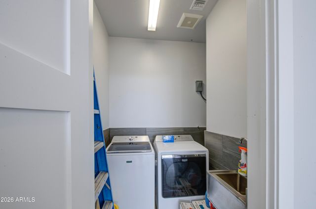 2896 E ARROWHEAD Trail, Gilbert, AZ 85297