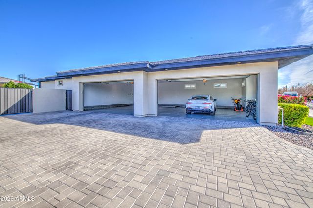 2896 E ARROWHEAD Trail, Gilbert, AZ 85297