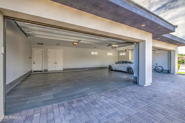 2896 E ARROWHEAD Trail, Gilbert, AZ 85297