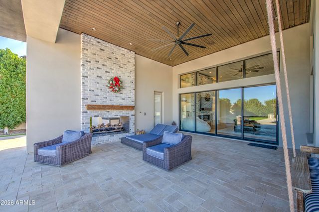 2896 E ARROWHEAD Trail, Gilbert, AZ 85297