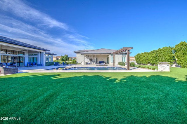 2896 E ARROWHEAD Trail, Gilbert, AZ 85297