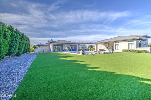 2896 E ARROWHEAD Trail, Gilbert, AZ 85297