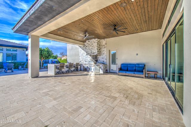 2896 E ARROWHEAD Trail, Gilbert, AZ 85297