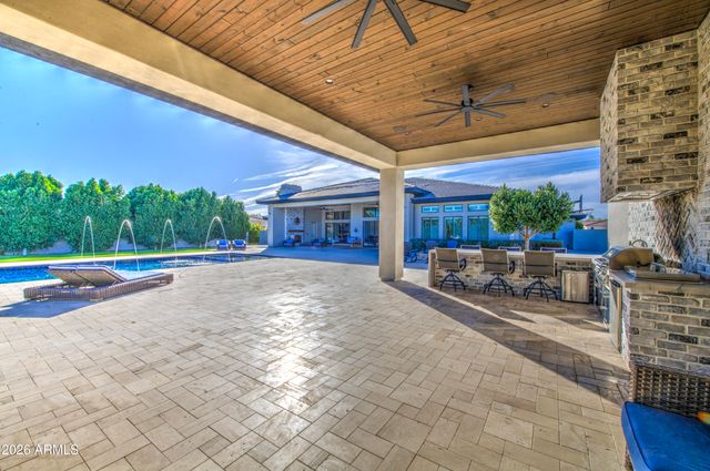 2896 E ARROWHEAD Trail, Gilbert, AZ 85297