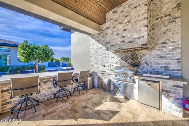 2896 E ARROWHEAD Trail, Gilbert, AZ 85297