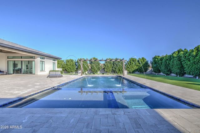 2896 E ARROWHEAD Trail, Gilbert, AZ 85297