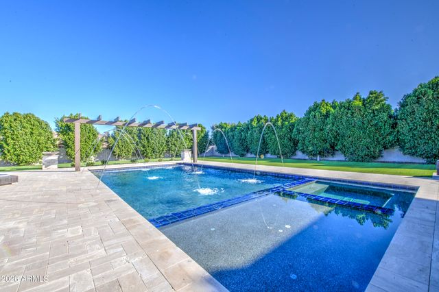 2896 E ARROWHEAD Trail, Gilbert, AZ 85297